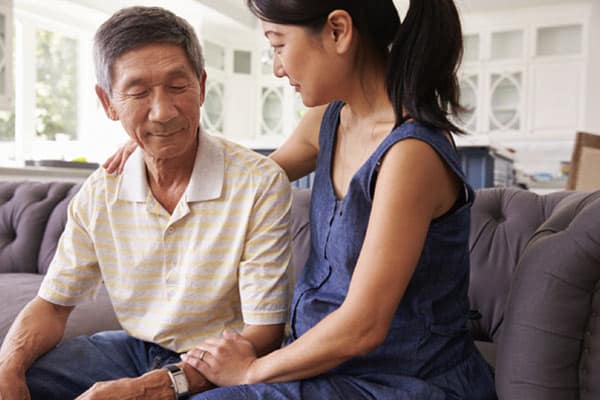 Managing sundowning symptoms can be a big challenge, but these tips can help make it easier.